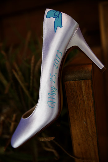 Shoe with blue