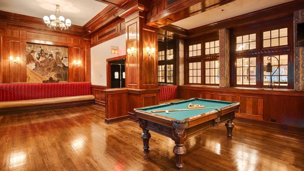 Mahogany.Pooltable